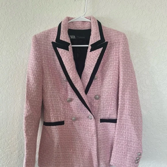 Zara Women's Pink Blazer with Black Trim - Picture 2 of 6